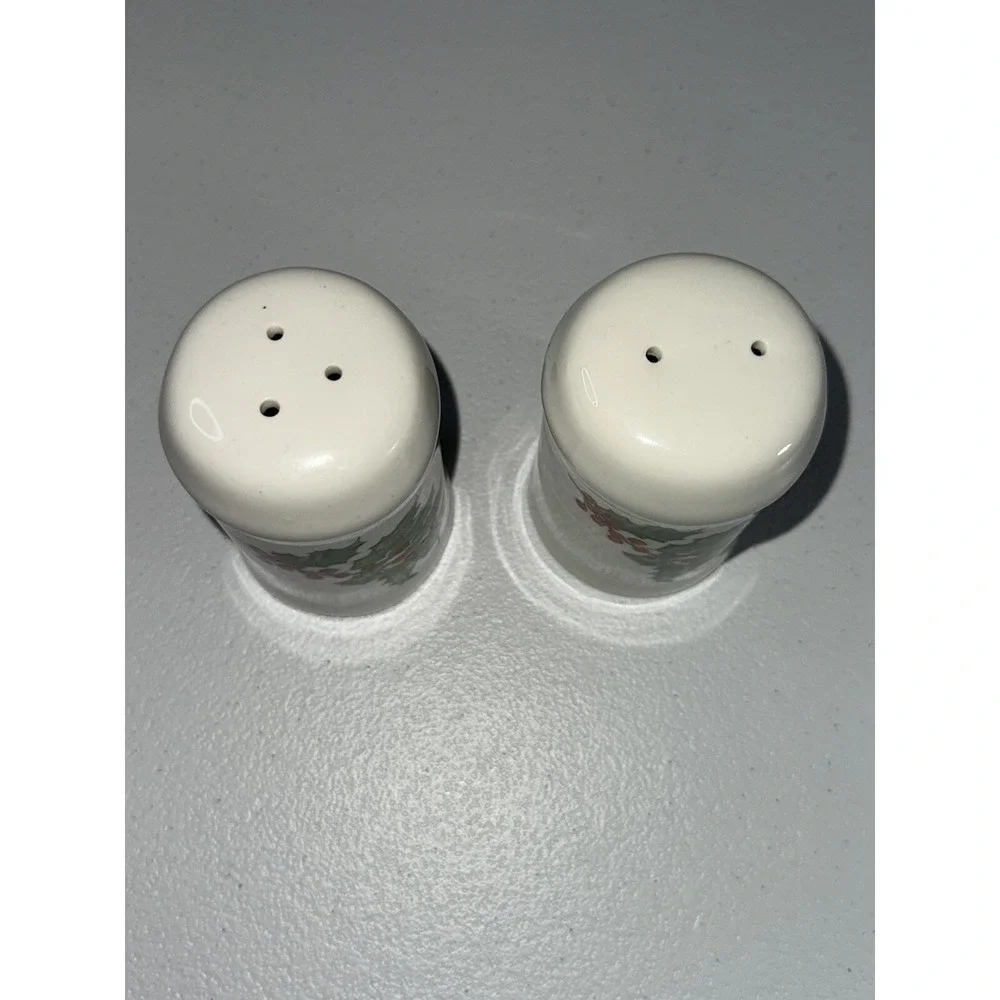 Hallmark Christmas Holly Berry Salt & Pepper Shaker Set 3.5